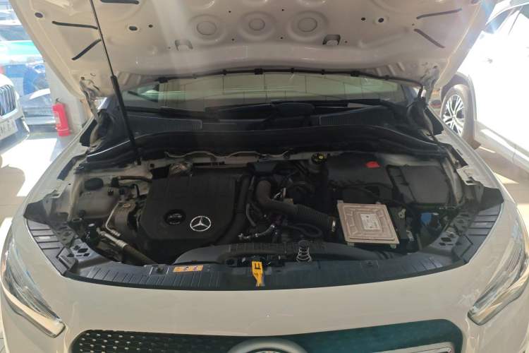 Used Mercedes-Benz GLA 2022 Facelifted GLA 200 Engine Bay