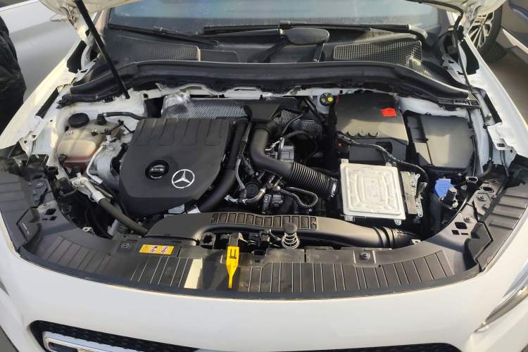 Used Mercedes-Benz GLA 2022 Second Facelift GLA 200 Engine Bay