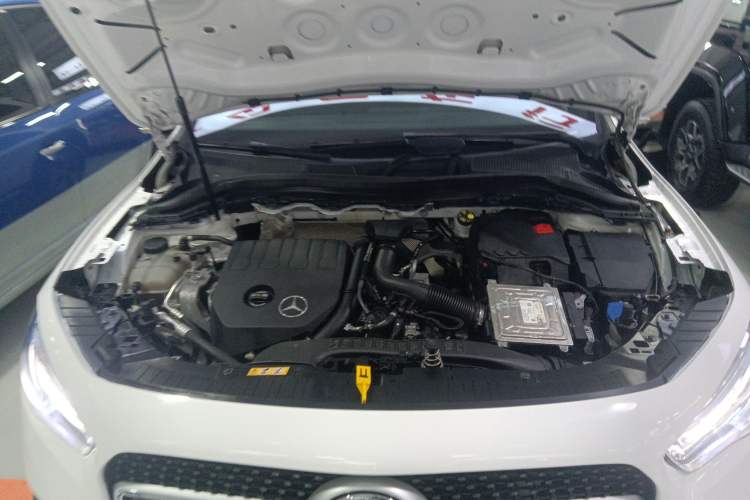 Used Mercedes-Benz GLA 2022 Facelifted GLA 200 Engine Bay