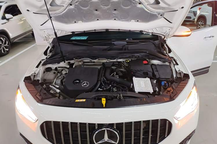 Used Mercedes-Benz GLA 2022 Facelifted GLA 200 Engine Bay