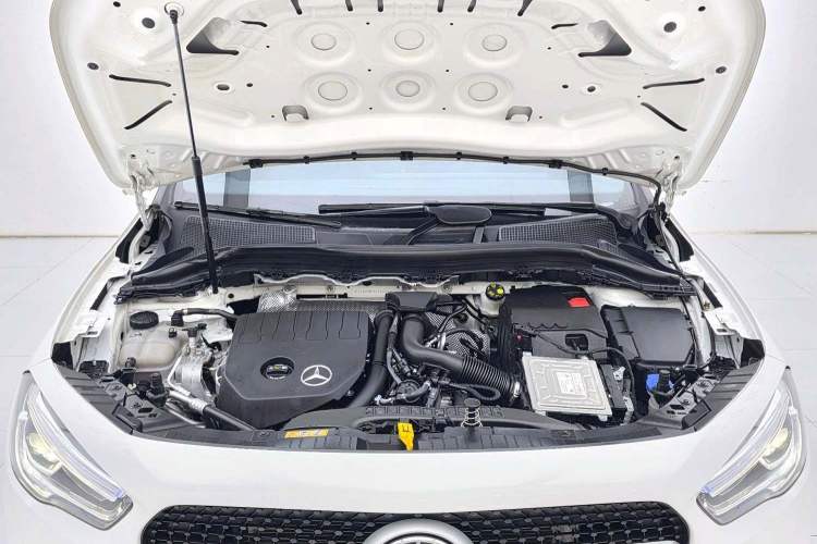 Used Mercedes-Benz GLA 2022 Facelifted GLA 200 Engine Bay