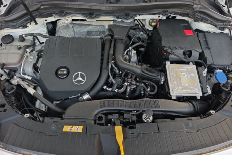Used Mercedes-Benz GLA 2022 Facelifted GLA 200 Engine Bay