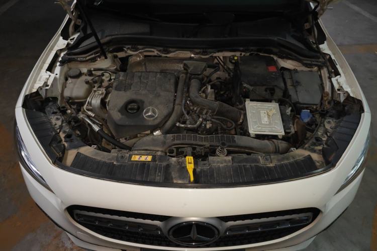 Used Mercedes-Benz GLA 2022 Facelifted GLA 200 Engine Bay