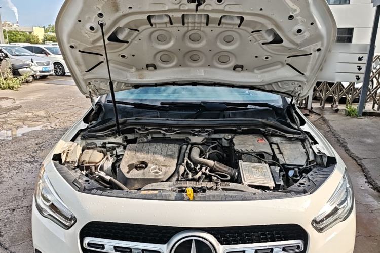 Used Mercedes-Benz GLA 2022 Facelifted GLA 200 Engine Bay