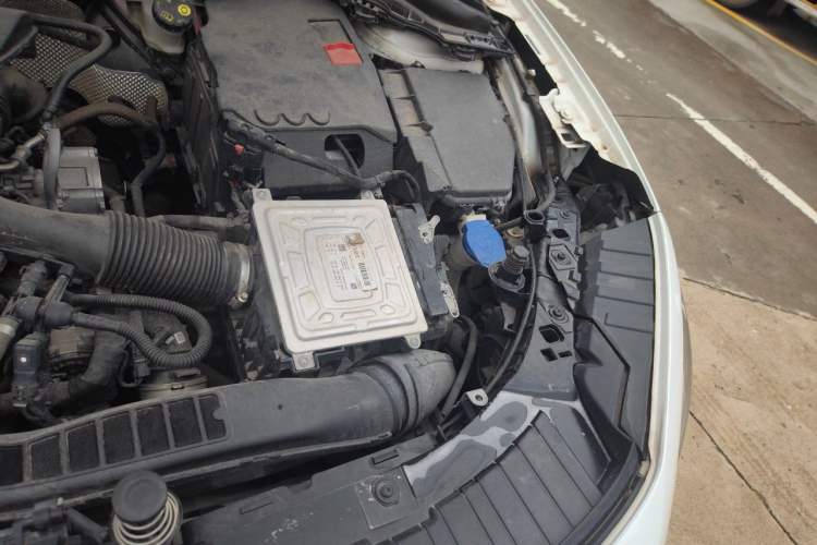 Used Mercedes-Benz GLA 2022 Second Facelift GLA 200 Engine Bay Left