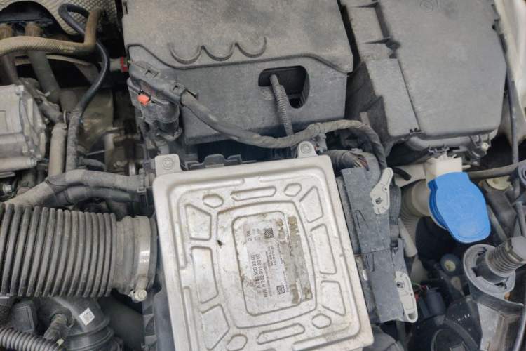 Used Mercedes-Benz GLA 2022 Second Facelift GLA 200 Engine Bay Left