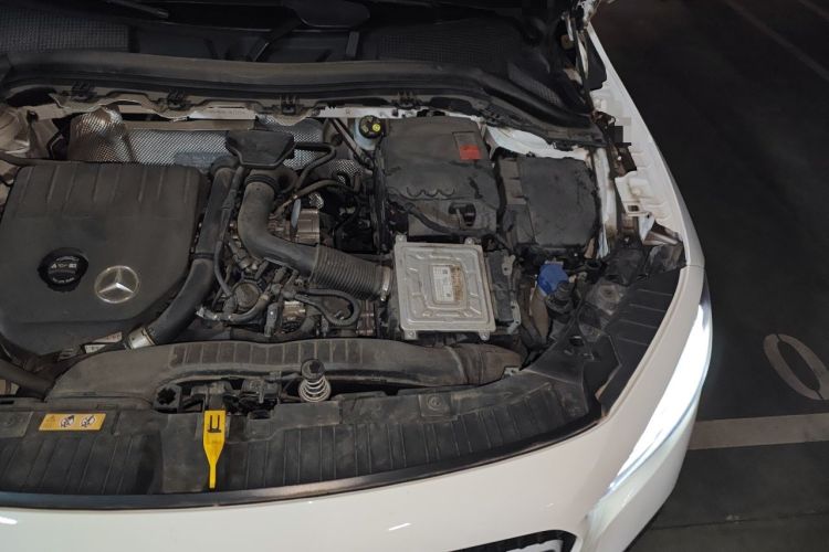 Used Mercedes-Benz GLA 2022 Facelifted GLA 200 Engine Bay Left