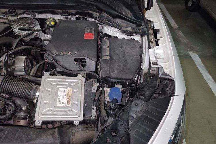 Used Mercedes-Benz GLA 2022 Facelifted GLA 200 Engine Bay Left