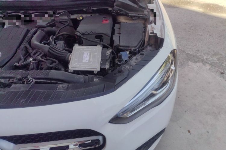 Used Mercedes-Benz GLA 2022 Facelifted GLA 200 Engine Bay Left