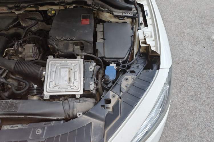 Used Mercedes-Benz GLA 2022 Second Facelift GLA 200 Engine Bay Left