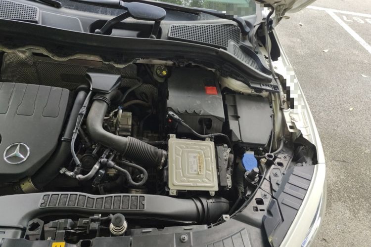 Used Mercedes-Benz GLA 2022 Facelifted GLA 200 Engine Bay Left