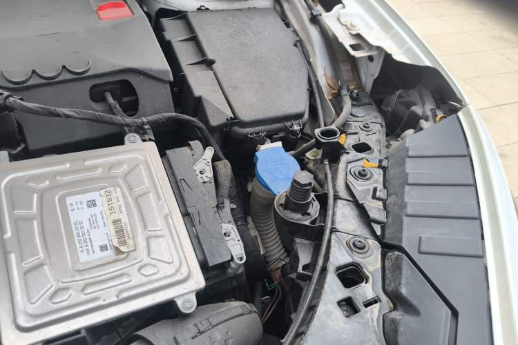 Used Mercedes-Benz GLA 2022 Second Facelift GLA 200 Engine Bay Left