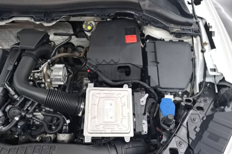 Used Mercedes-Benz GLA 2022 Facelifted GLA 200 Engine Bay Left