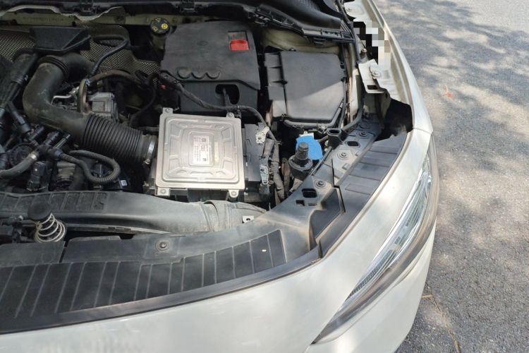 Used Mercedes-Benz GLA 2022 Facelifted GLA 200 Engine Bay Left