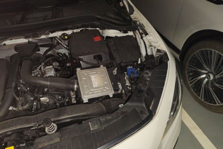 Used Mercedes-Benz GLA 2022 Facelifted GLA 200 Engine Bay Left