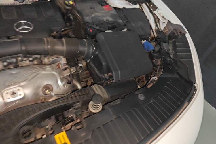 Used Mercedes-Benz GLA 2022 GLA 220 4MATIC Engine Bay Left