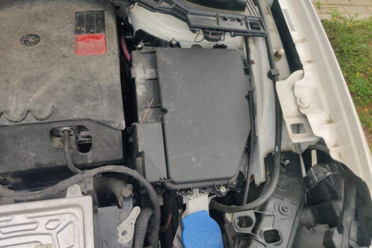 Used Mercedes-Benz GLA 2022 Facelifted GLA 200 Engine Bay Left