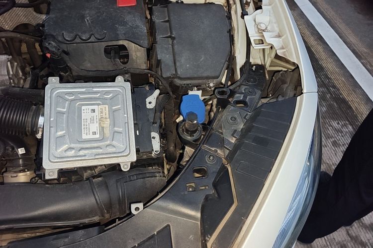 Used Mercedes-Benz GLA 2022 Facelifted GLA 200 Engine Bay Left