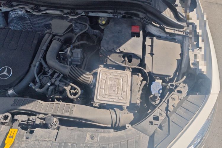 Used Mercedes-Benz GLA 2022 Facelifted GLA 200 Engine Bay Left