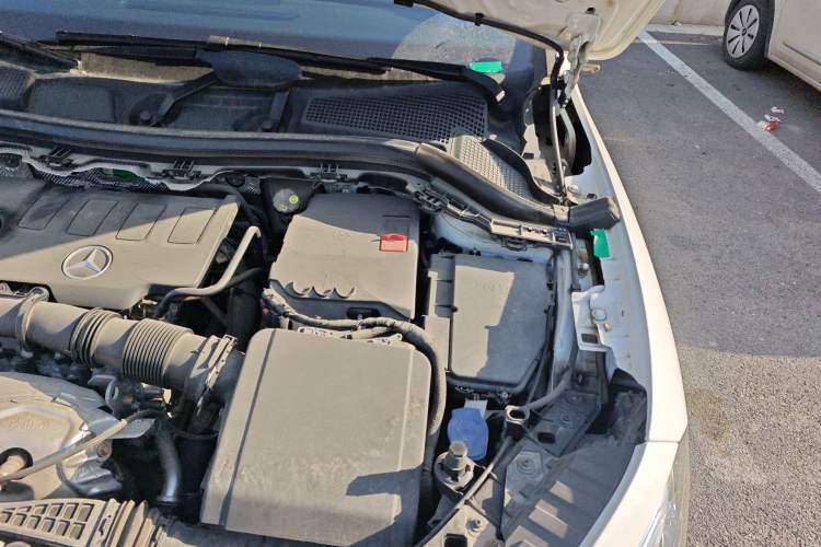 Used Mercedes-Benz GLA 2022 GLA 220 Engine Bay Left