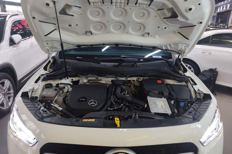 Used Mercedes-Benz GLA 2022 Facelifted GLA 200 Engine Bay