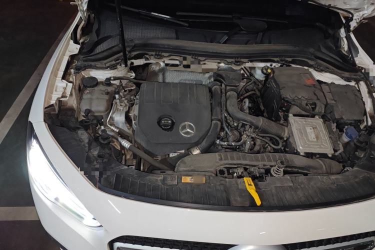 Used Mercedes-Benz GLA 2022 Facelifted GLA 200 Engine Bay Right