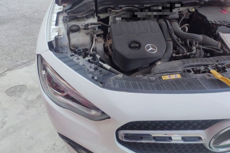Used Mercedes-Benz GLA 2022 Facelifted GLA 200 Engine Bay Right