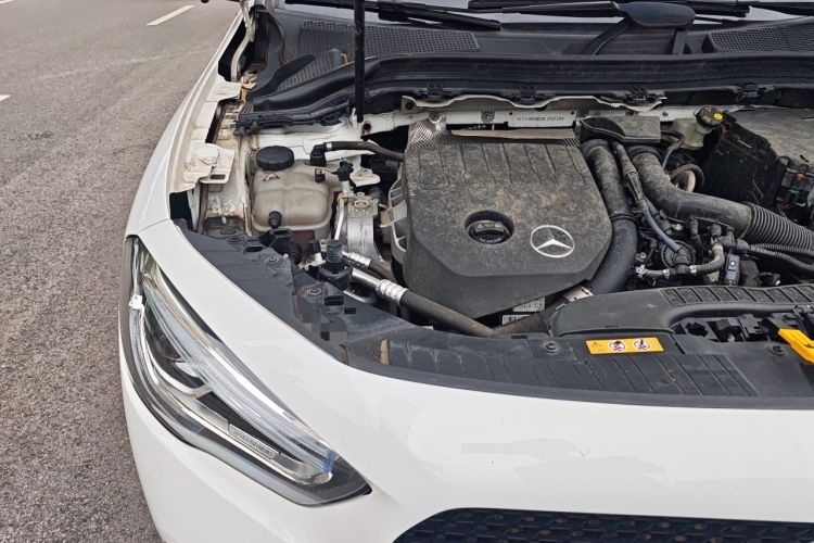 Used Mercedes-Benz GLA 2022 Facelifted GLA 200 Engine Bay Right