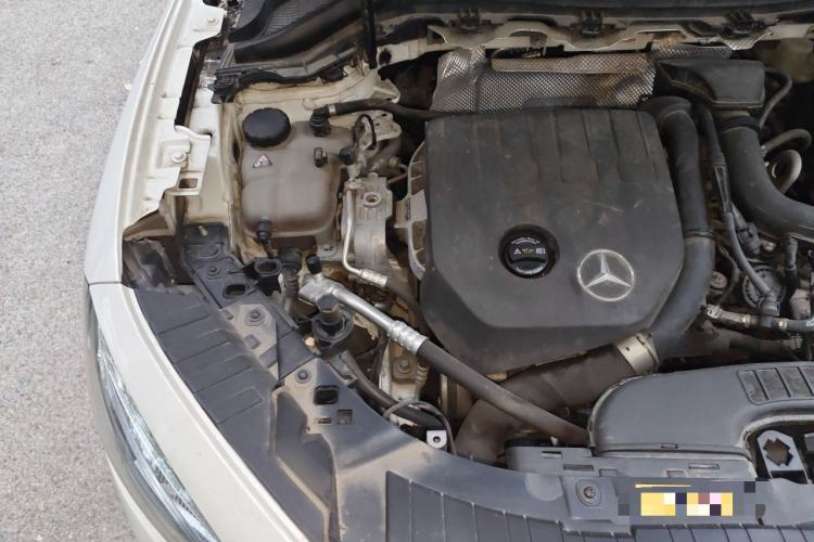 Used Mercedes-Benz GLA 2022 Second Facelift GLA 200 Engine Bay Right