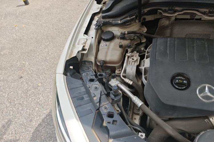 Used Mercedes-Benz GLA 2022 Facelifted GLA 180 Engine Bay Right