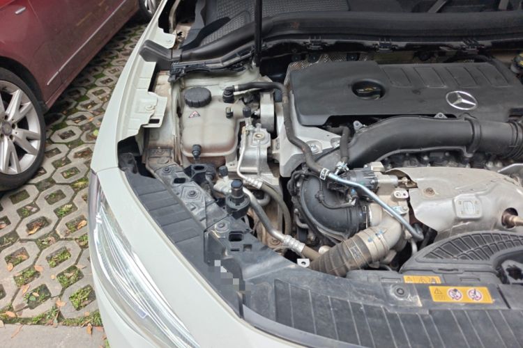 Used Mercedes-Benz GLA 2022 GLA 220 Engine Bay Right