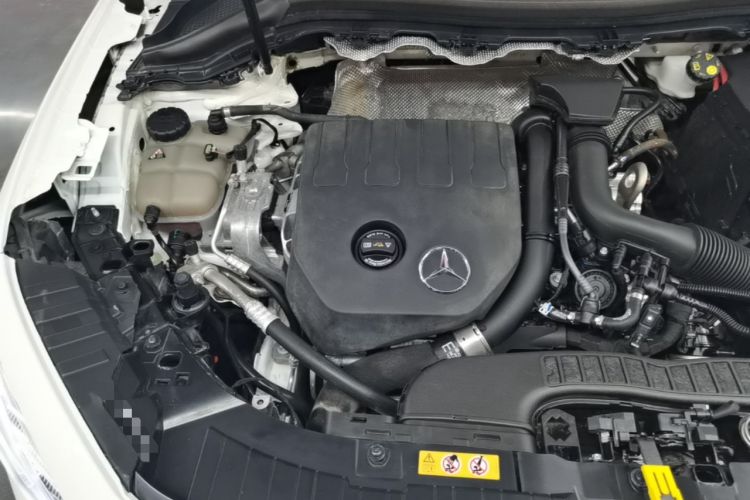 Used Mercedes-Benz GLA 2022 Facelifted GLA 200 Engine Bay Right