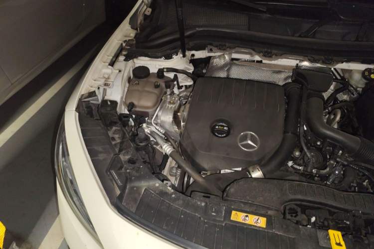 Used Mercedes-Benz GLA 2022 Facelifted GLA 200 Engine Bay Right