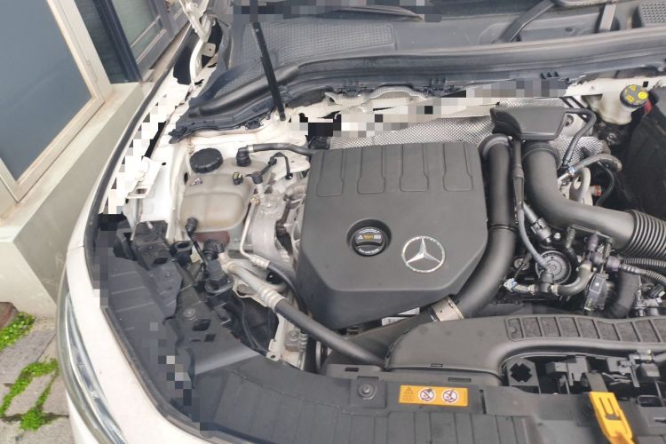 Used Mercedes-Benz GLA 2022 Facelifted GLA 200 Engine Bay Right