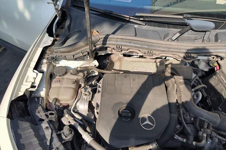Used Mercedes-Benz GLA 2022 Second Facelift GLA 200 Engine Bay Right