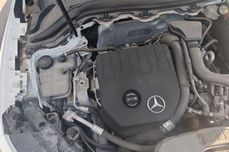 Used Mercedes-Benz GLA 2022 Facelifted GLA 200 Engine Bay Right