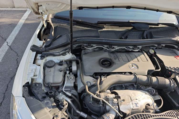 Used Mercedes-Benz GLA 2022 GLA 220 Engine Bay Right