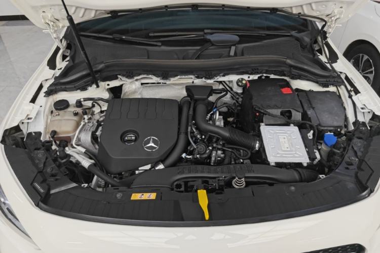 Used Mercedes-Benz GLA 2022 Facelifted GLA 200 Engine Bay