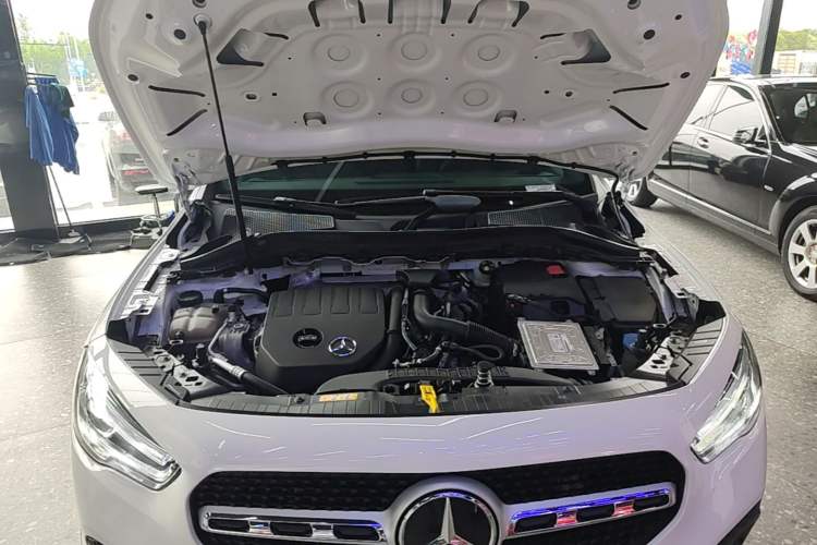 Used Mercedes-Benz GLA 2022 Facelifted GLA 200 Engine Bay