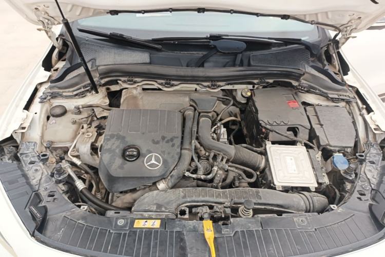 Used Mercedes-Benz GLA 2022 Facelifted GLA 200 Engine Bay