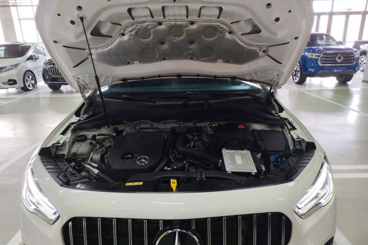 Used Mercedes-Benz GLA 2022 Facelifted GLA 200 Engine Bay