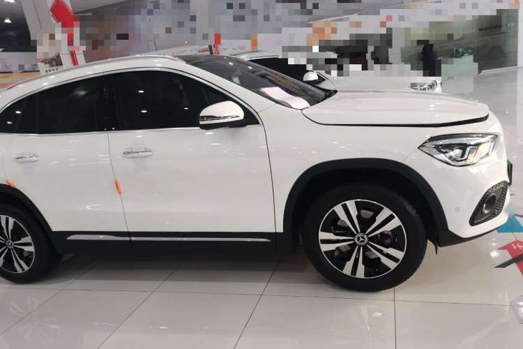 Used Mercedes-Benz GLA 2022 Facelifted GLA 200 Exterior 2
