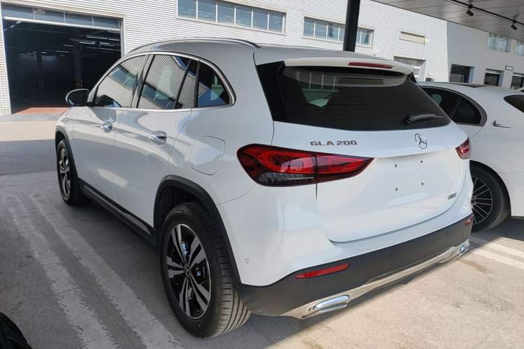 Used Mercedes-Benz GLA 2022 Facelifted GLA 200 Exterior 2