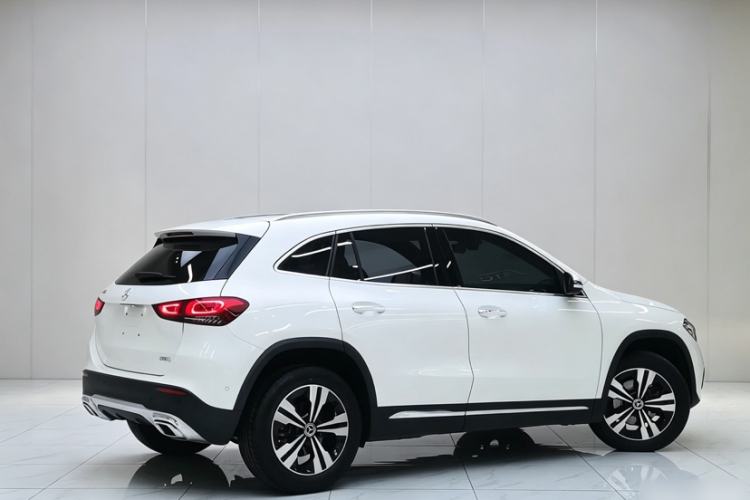 Used Mercedes-Benz GLA 2022 Facelifted GLA 200 Exterior 2