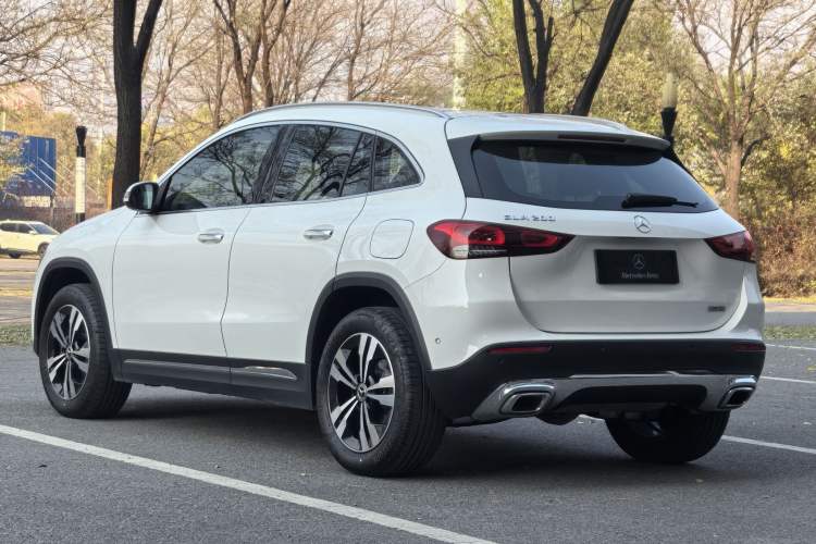 Used Mercedes-Benz GLA 2022 Facelifted GLA 200 Exterior 3