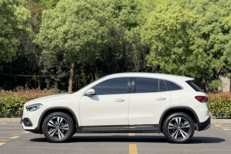 Used Mercedes-Benz GLA 2022 Facelifted GLA 200 Exterior 9
