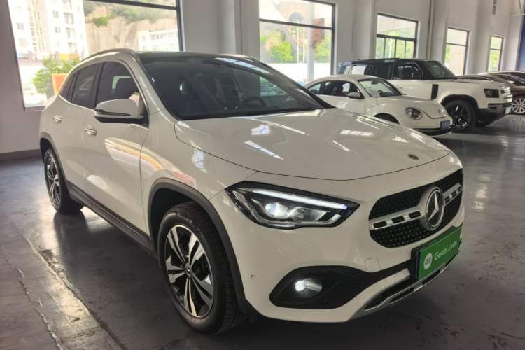 Used Mercedes-Benz GLA 2022 GLA 220 Front Right 45 Deg