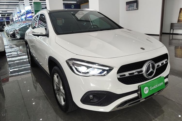 Used Mercedes-Benz GLA 2022 Second Facelift GLA 200 Front Right 45 Deg