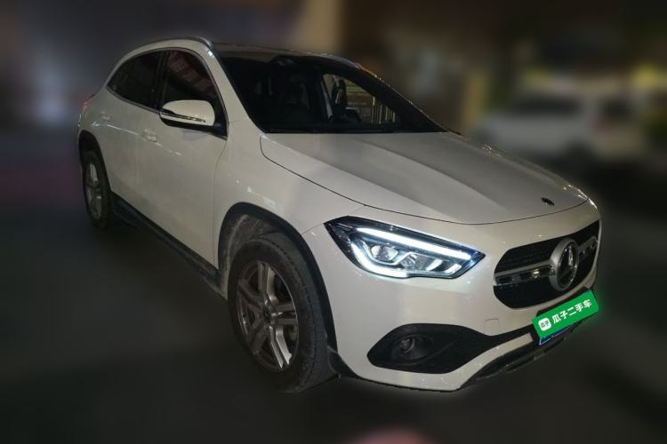 Used Mercedes-Benz GLA 2022 Second Facelift GLA 200 Front Right 45 Deg