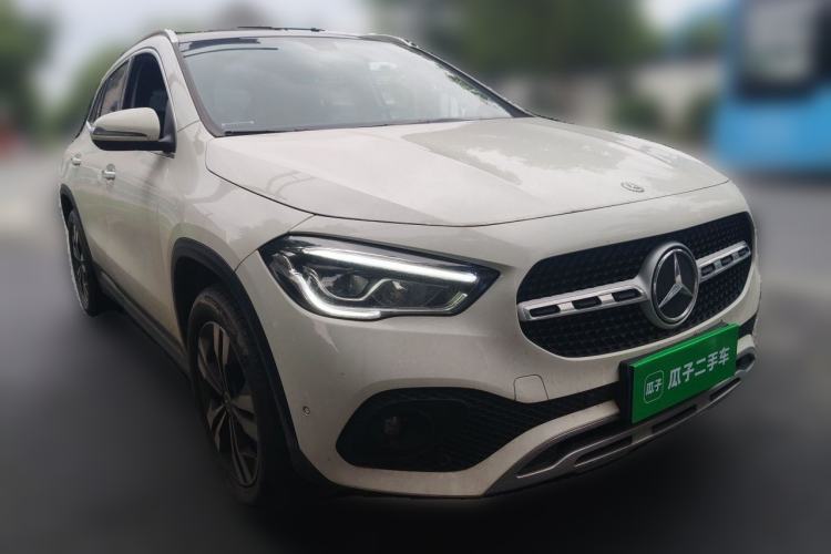 Used Mercedes-Benz GLA 2022 GLA 200 Front Right 45 Deg